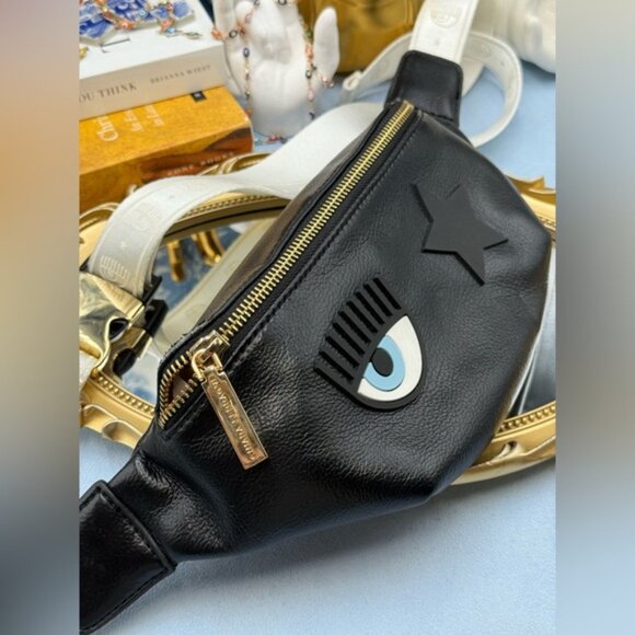 🆕 CHIARA FERRAGNI 🧿 NWOT Eye Star Patch Belt Bag, Black PU Leather White Strap - Picture 5 of 15